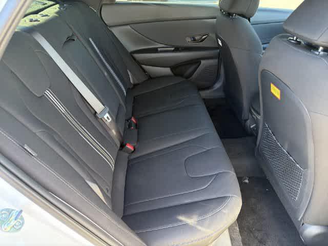 2026 Hyundai Elantra SEL - Photo 10