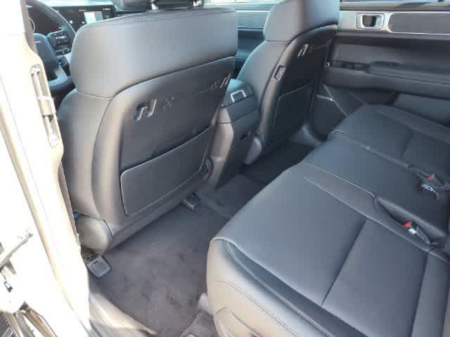 2026 Hyundai Santa Fe Limited - Photo 15