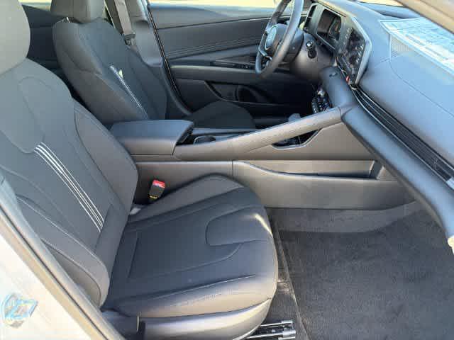 2026 Hyundai Elantra SEL - Photo 11