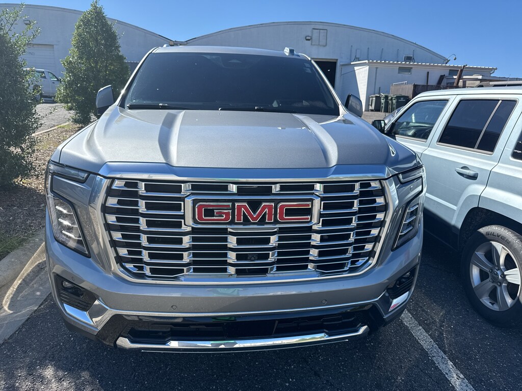 Used 2025 GMC Yukon XL Denali SUV
