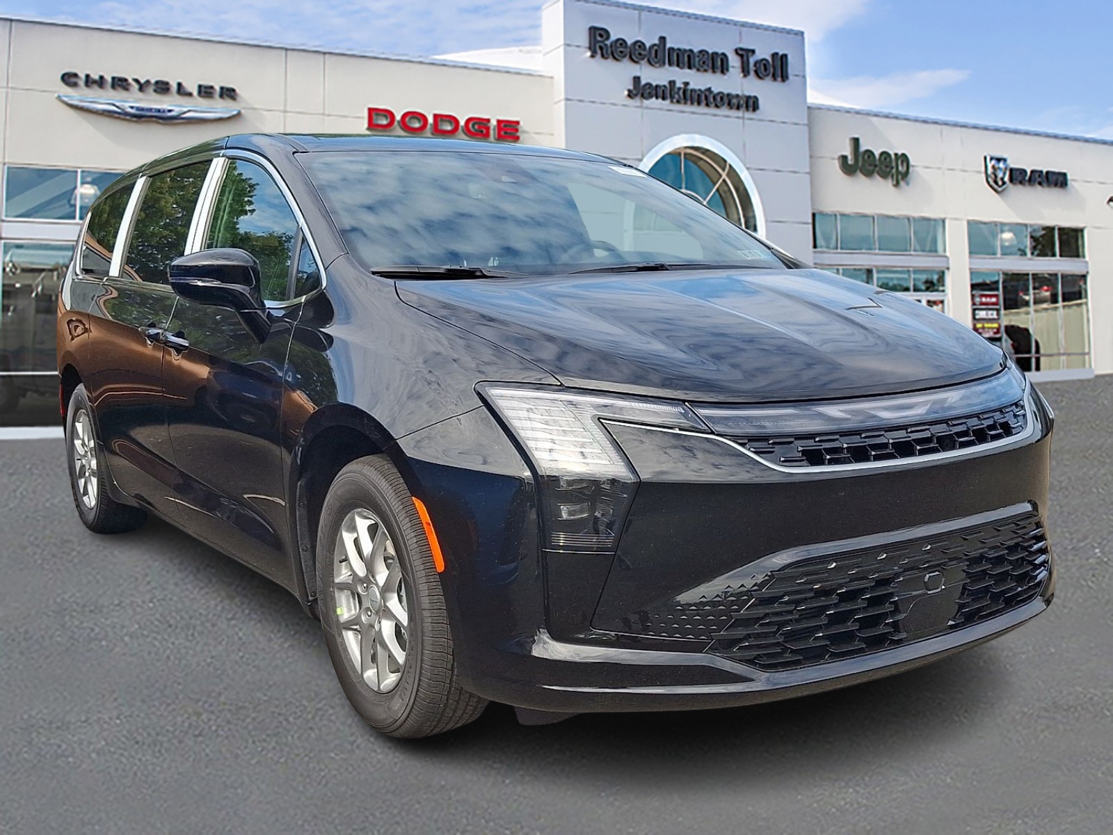 2027 Chrysler Pacifica Select