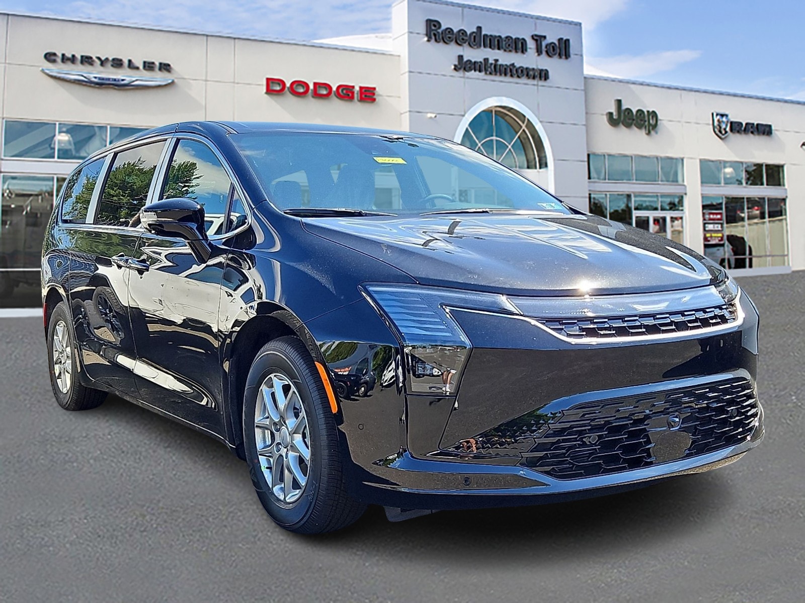 2027 Chrysler Pacifica Select