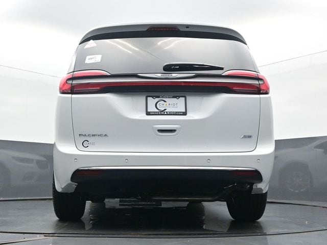 2025 Chrysler Pacifica Select - Photo 50