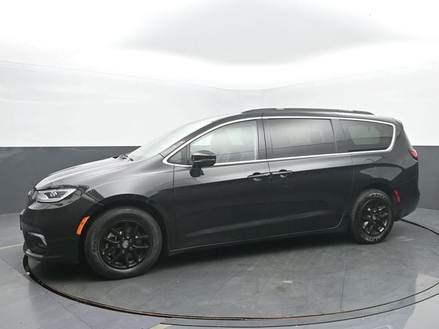 Used 2022 Chrysler Pacifica Touring L with VIN 2C4RC1BG1NR197885 for sale in Tipton, IN