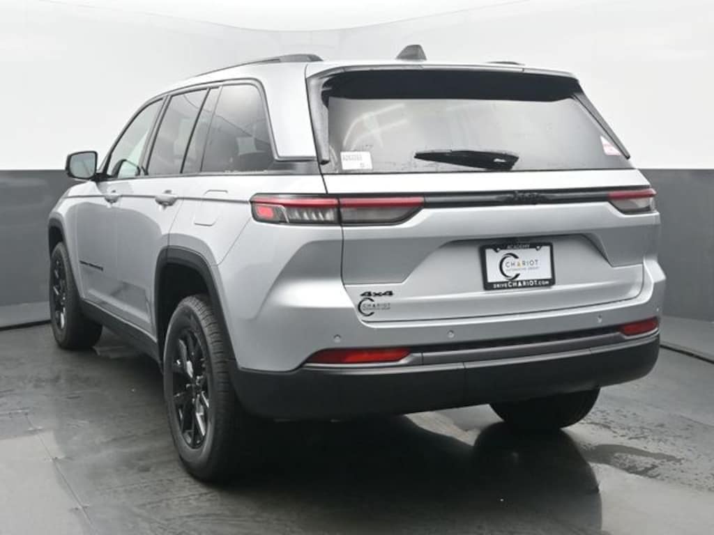 New 2026 Jeep Grand Cherokee Altitude Sport Utility