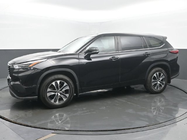 Used 2023 Toyota Highlander XLE SUV