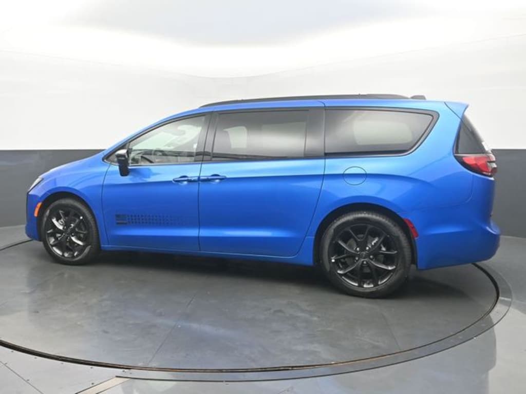 New 2027 Chrysler Pacifica Select Passenger Van