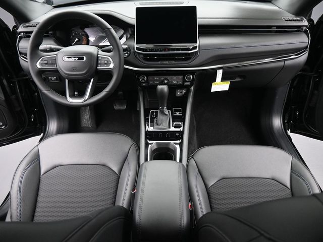 2025 Jeep Compass Latitude - Photo 23