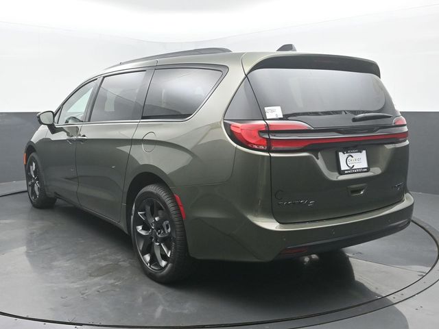 New 2027 Chrysler Pacifica Limited Passenger Van