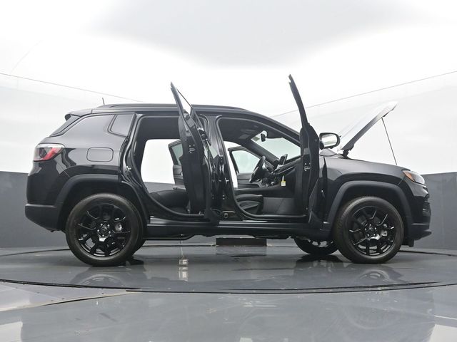 2025 Jeep Compass Latitude - Photo 61