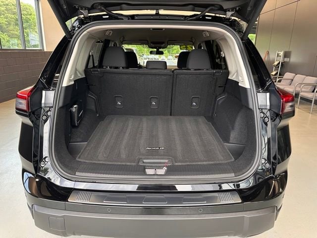 2025 Nissan Rogue SV - Photo 10