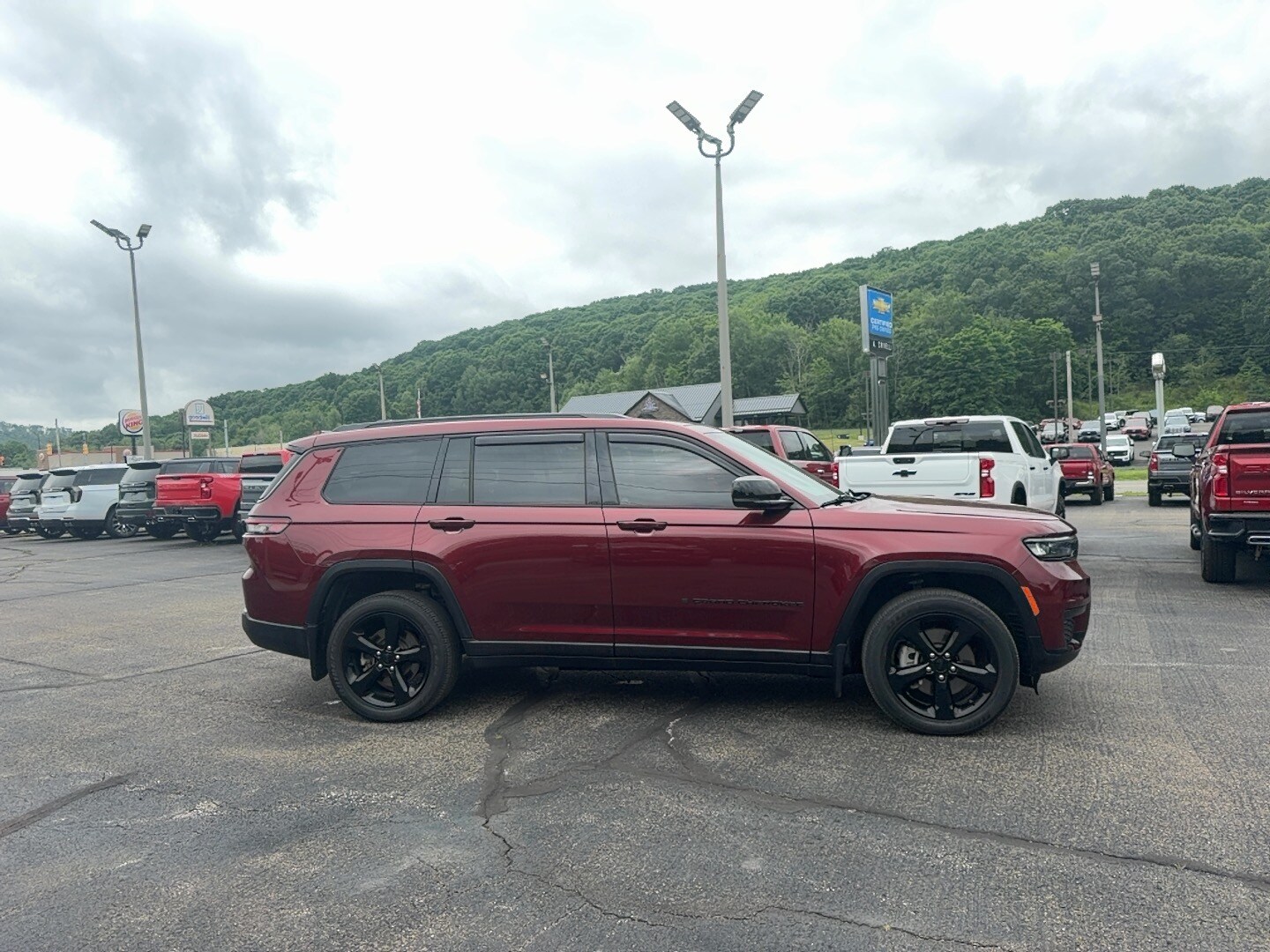 Used 2023 Jeep Grand Cherokee L Altitude SUV