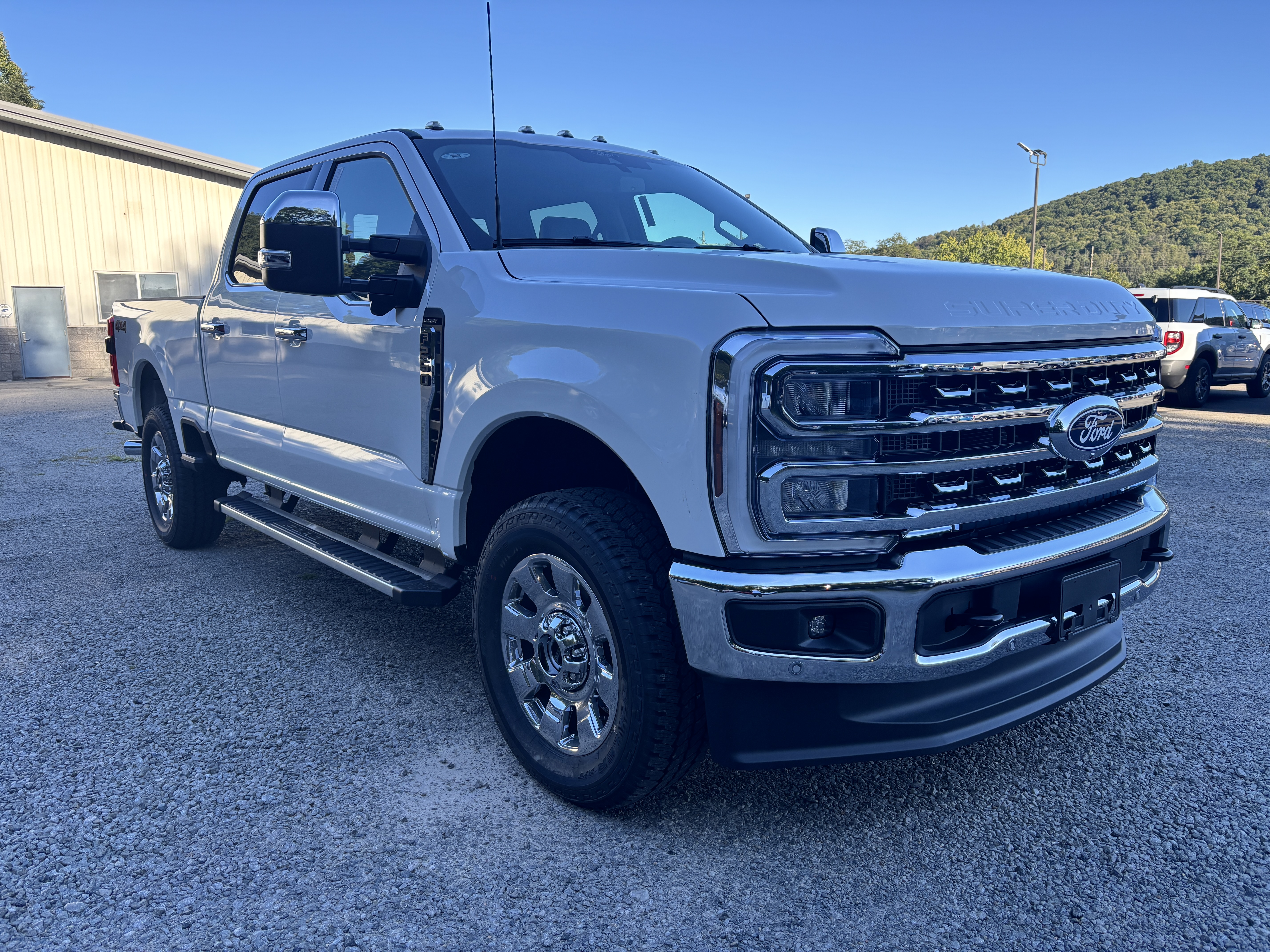 2027 Ford F-250 Lariat TRUCK