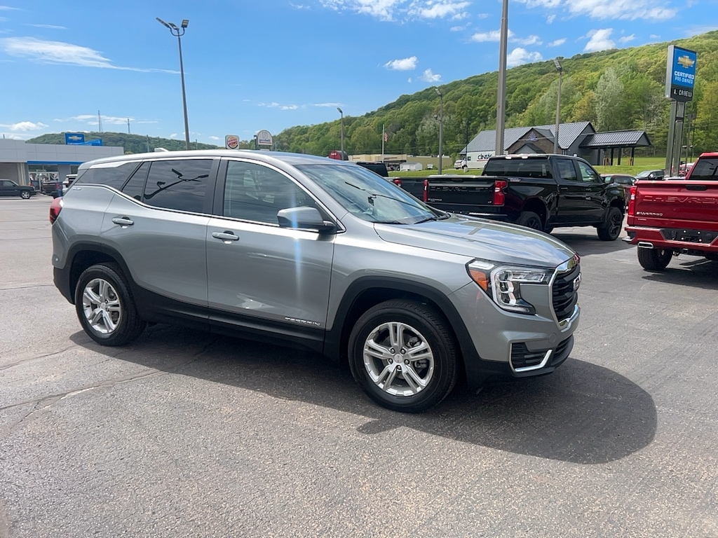 Used 2023 GMC Terrain SLE SUV