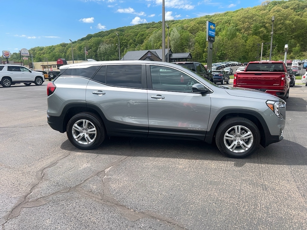 Used 2023 GMC Terrain SLE SUV