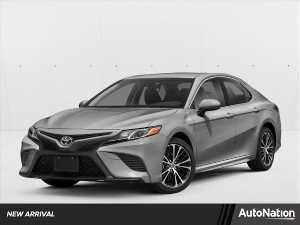 Used 2018 Toyota Camry SE Sedan