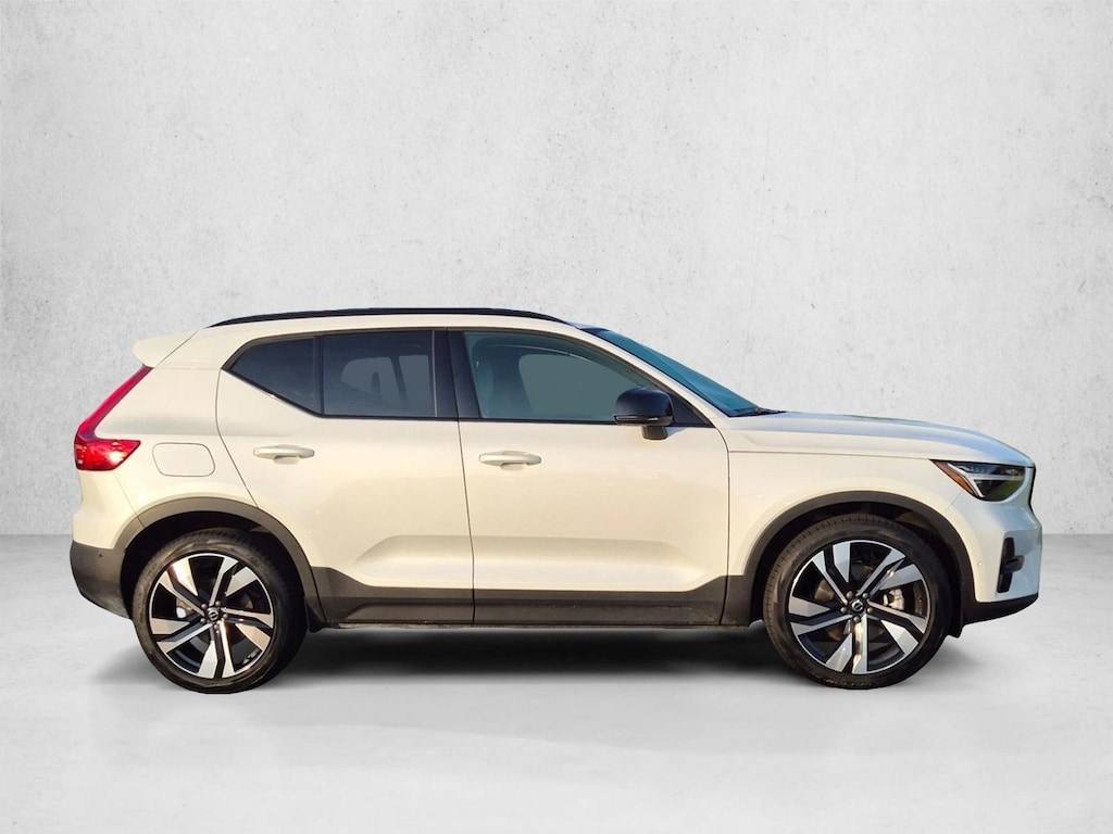 Used 2026 Volvo XC40 Ultra SUV