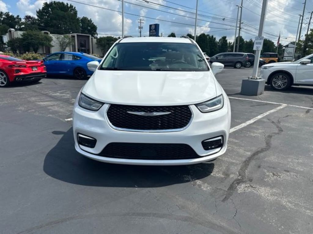 Used 2022 Chrysler Pacifica Touring L Van Passenger Van