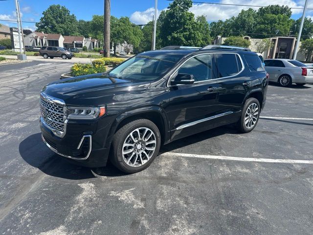 2022 GMC Acadia Denali