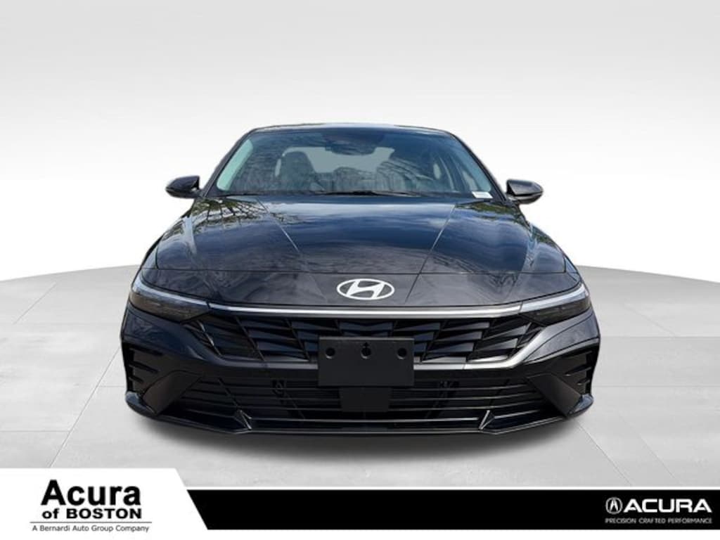 Used 2025 Hyundai Elantra Hybrid Limited Sedan