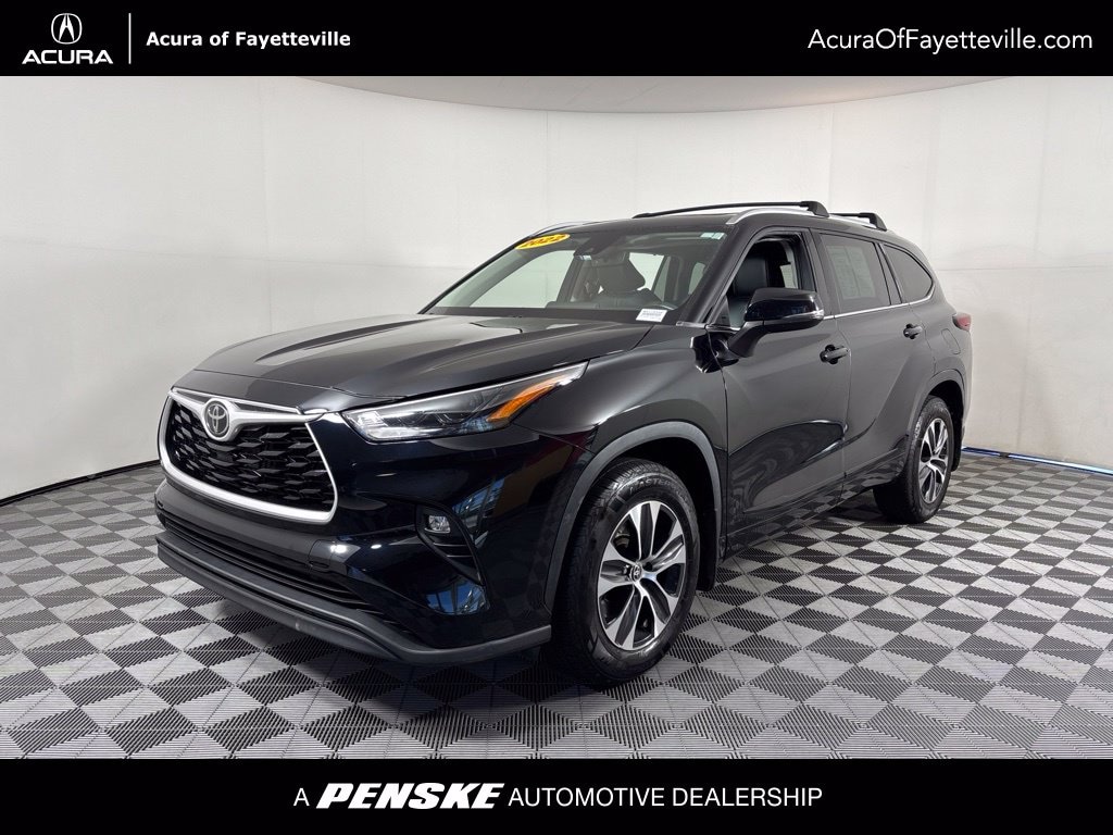 Used 2022 Toyota Highlander XLE SUV