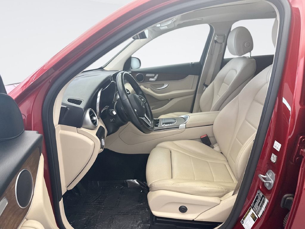 2021 Mercedes-Benz GLC GLC300 - Photo 13