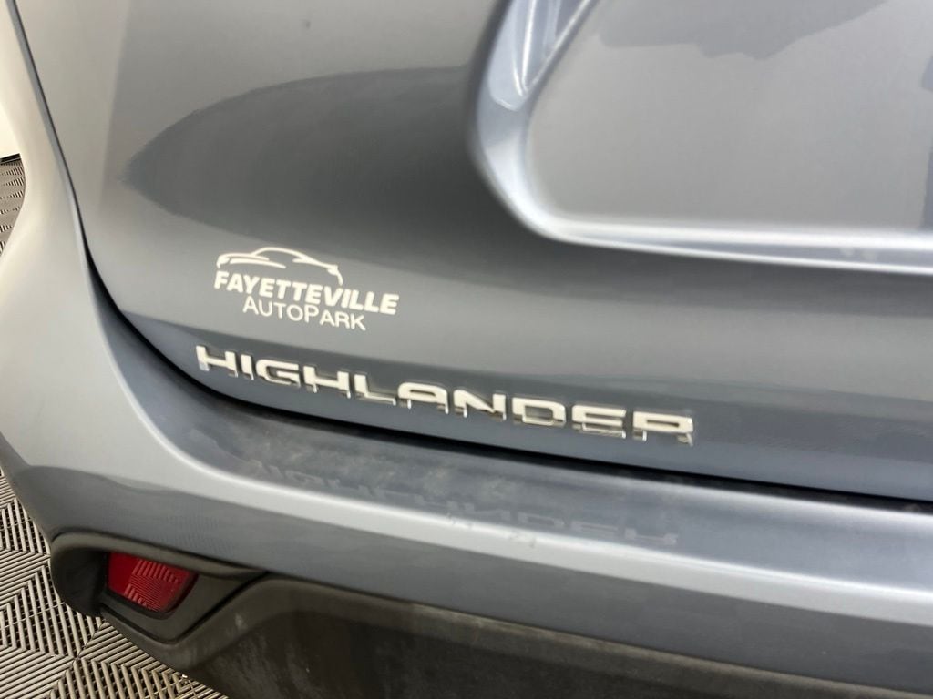 Used 2021 Toyota Highlander XLE SUV