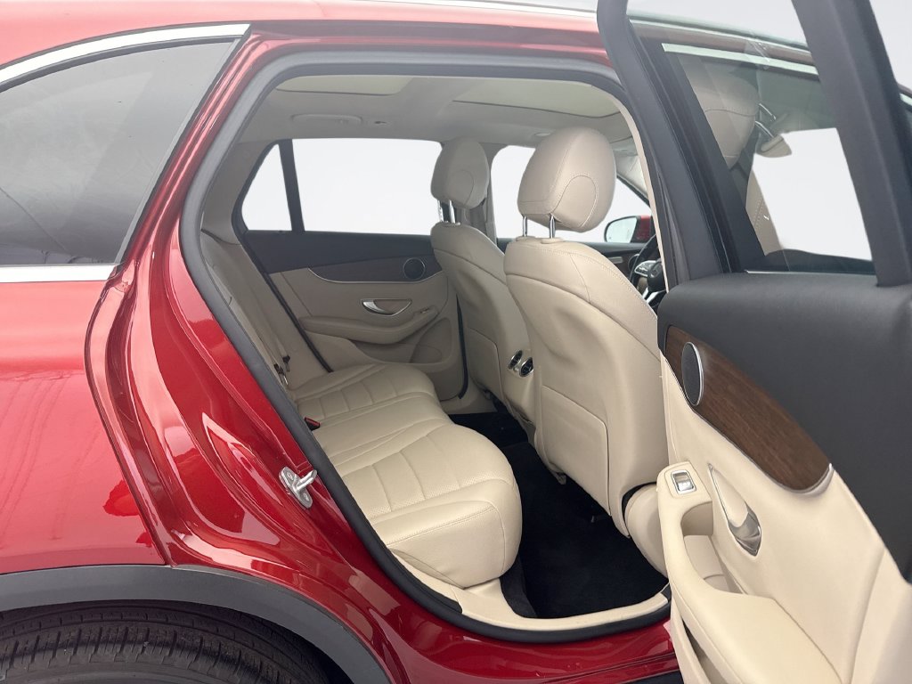 2021 Mercedes-Benz GLC GLC300 - Photo 19