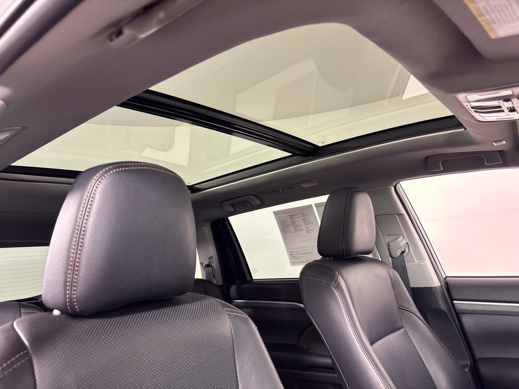 Used 2019 Toyota Highlander Limited Platinum V6 SUV