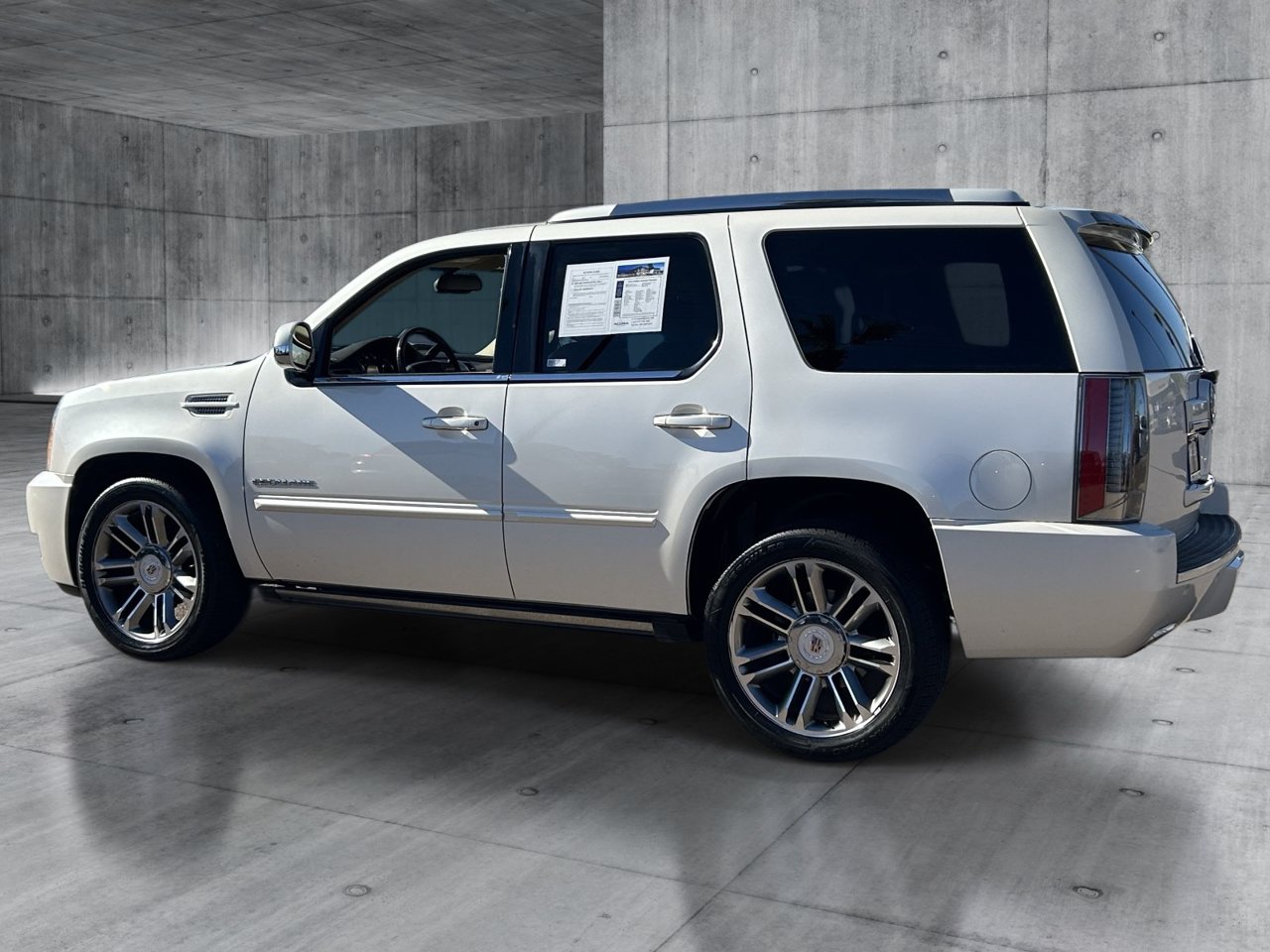 Used 2013 Cadillac Escalade Premium SUV