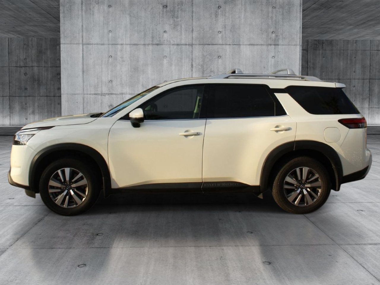 Used 2022 Nissan Pathfinder SL SUV