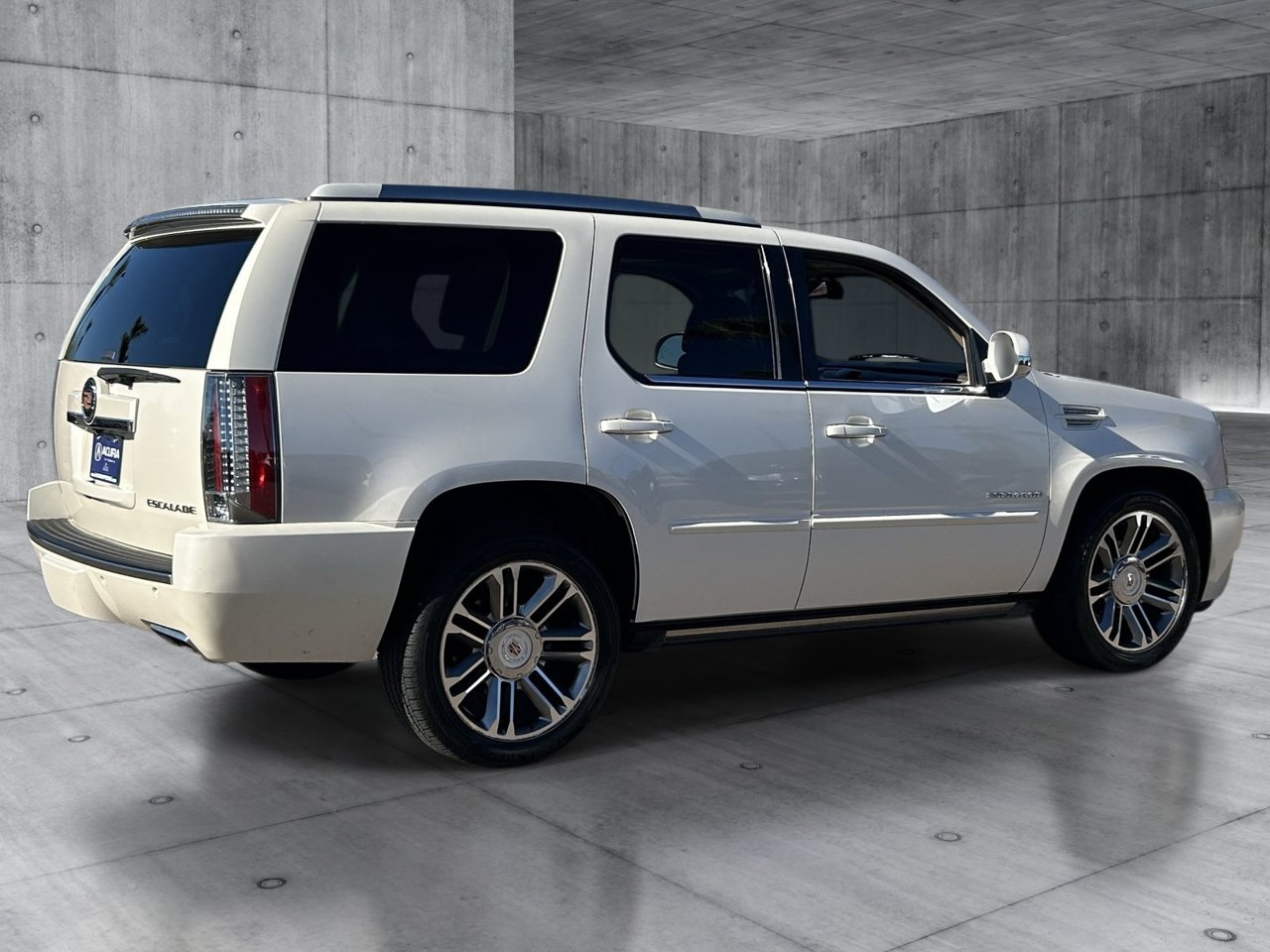 Used 2013 Cadillac Escalade Premium SUV