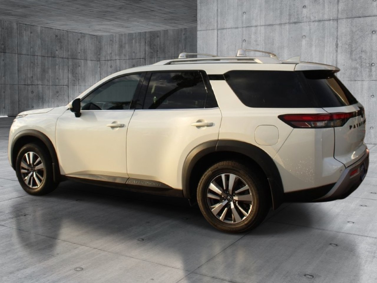 Used 2022 Nissan Pathfinder SL SUV