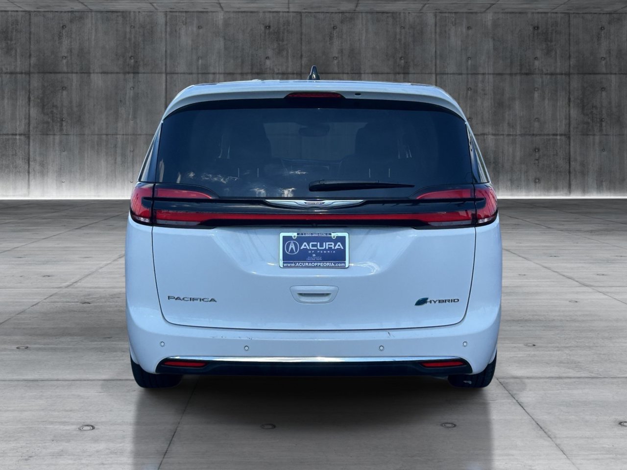 Used 2023 Chrysler Pacifica Hybrid Touring L Minivan/Van