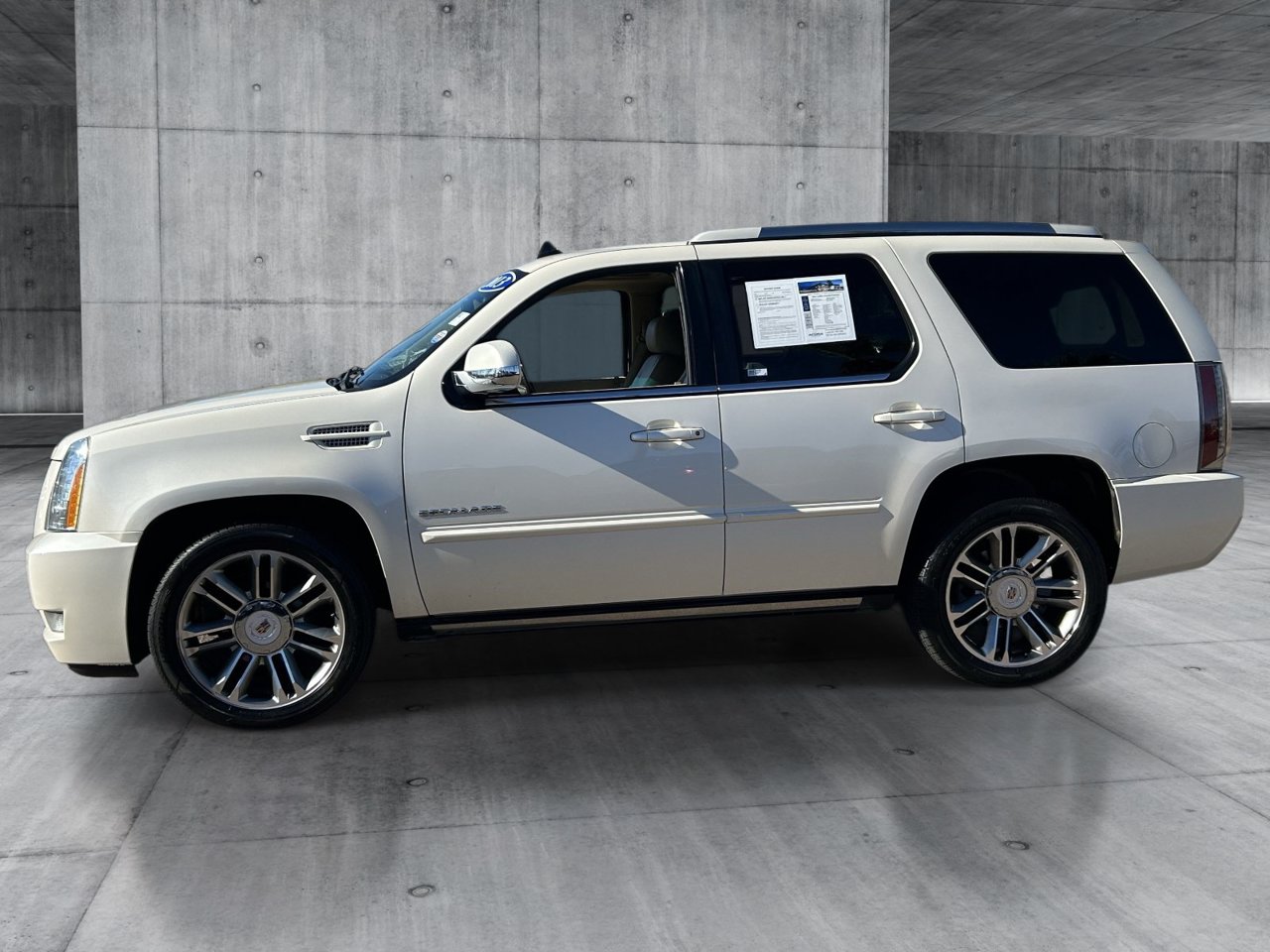 Used 2013 Cadillac Escalade Premium SUV