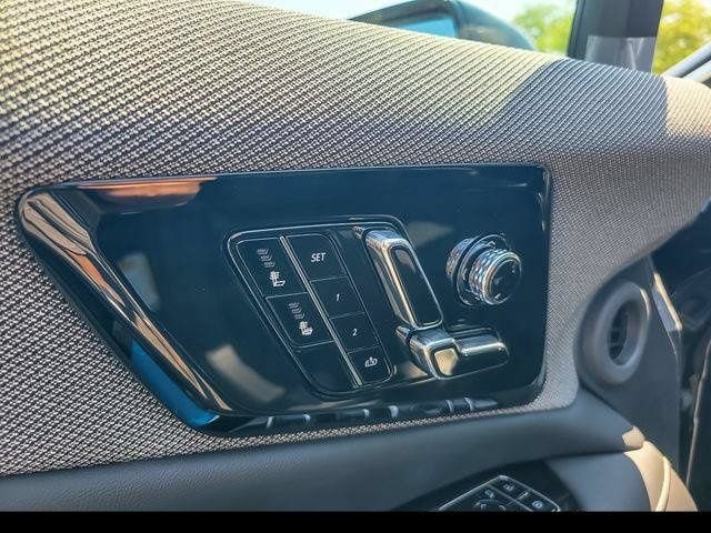 2026 Cadillac OPTIQ Luxury - Photo 15
