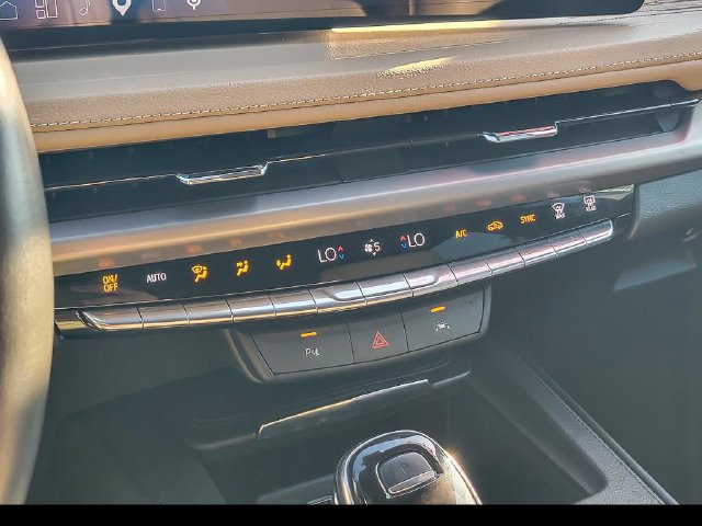 2025 Cadillac XT4 Premium Luxury - Photo 13