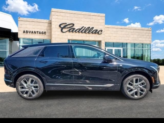 2026 Cadillac OPTIQ Luxury - Photo 12