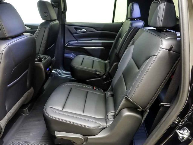 2027 Chevrolet Traverse LT - Photo 9