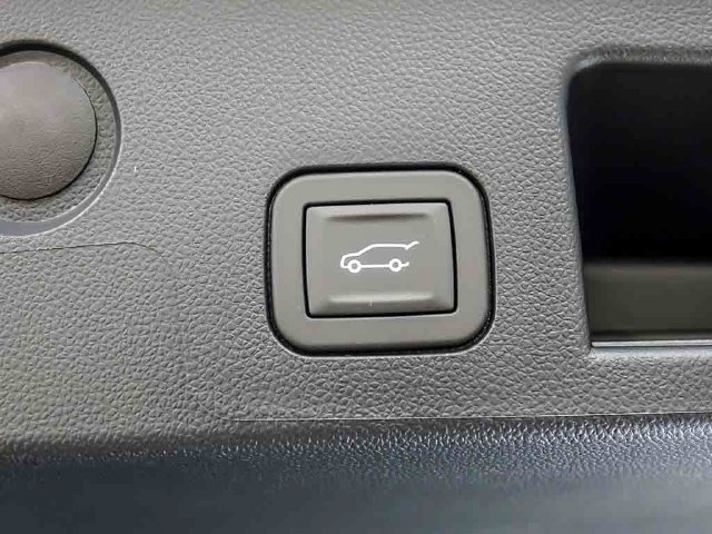 2027 Chevrolet Equinox LT - Photo 9