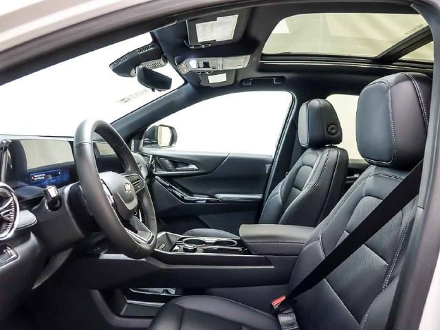 2027 Chevrolet Equinox LT - Photo 11