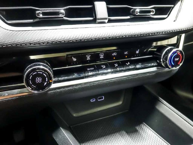 2027 Chevrolet Equinox LT - Photo 21