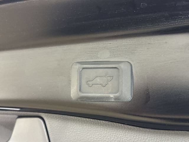 2025 Toyota RAV4 XLE Premium - Photo 24