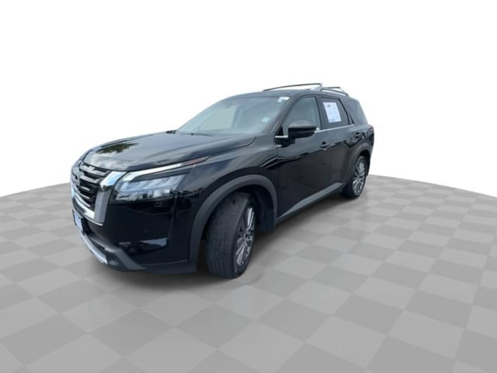 Used 2025 Nissan Pathfinder SL FWD SUV
