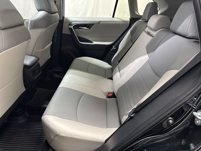 2025 Toyota RAV4 XLE Premium - Photo 13