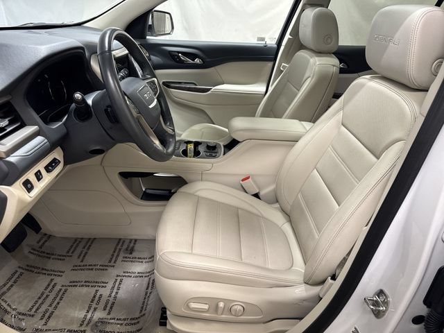 2023 GMC Acadia Denali - Photo 10