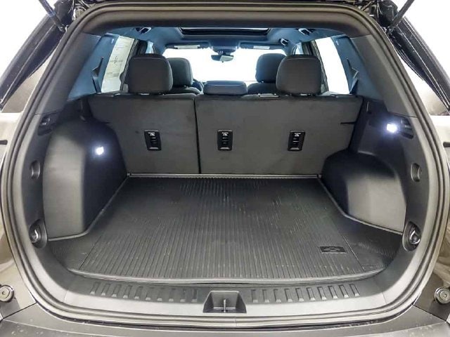 2027 Chevrolet Equinox LT - Photo 8