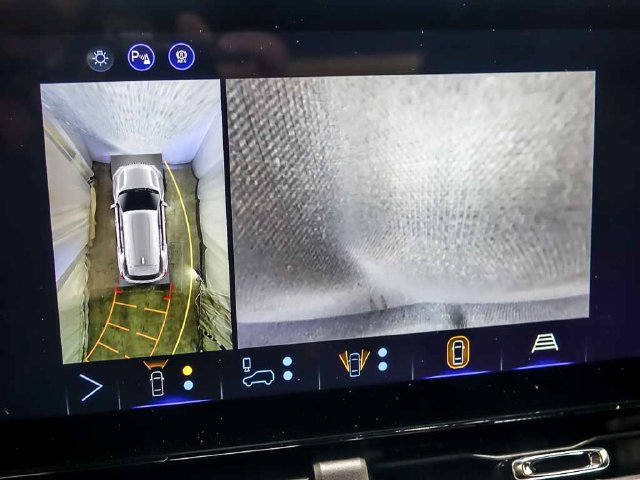 2027 Chevrolet Equinox LT - Photo 20