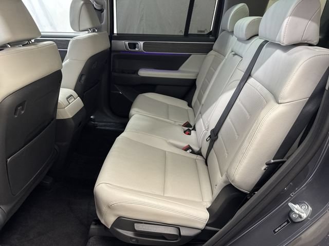2025 Hyundai Santa Fe Limited - Photo 12