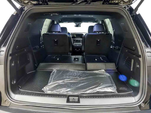 2027 Chevrolet Traverse LT - Photo 21